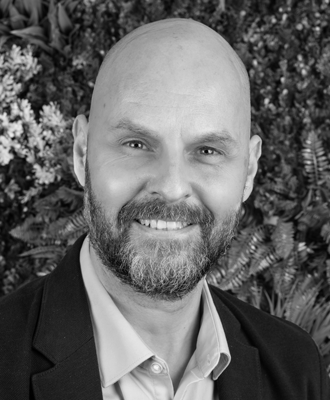 bio-morten-damsleth-grayscale-330-400