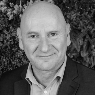 bio-simon-truckle-grayscale-330-400